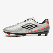 Umbro Futbol Campo Masculino Attak Eternal Plata/Negro/Coral